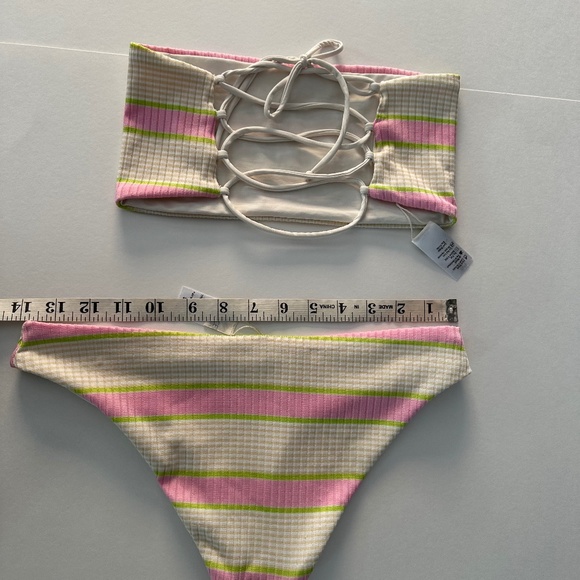 L*Space Reversible Bikini Set - Top Size L Adjustable - Bottom Size S. - Picture 12 of 12